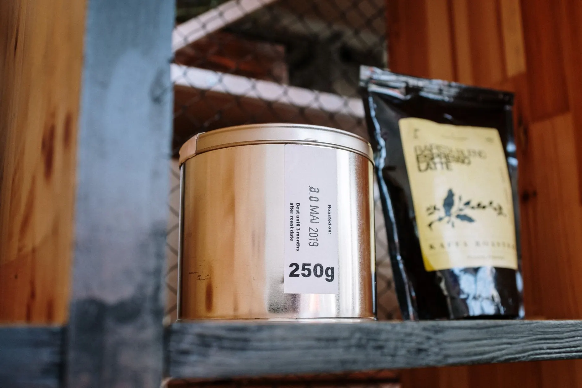 工业托盘与仓储箱的材质对比：哪种更适配高负荷仓储场景