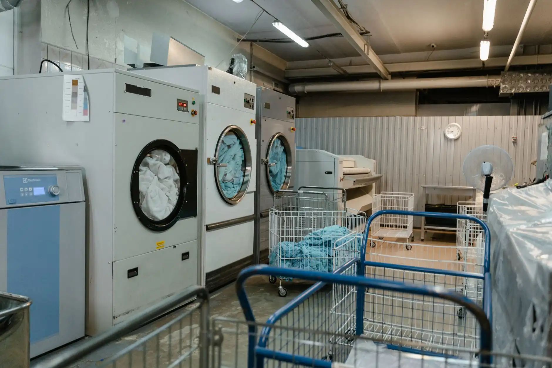 2025年塑料制品行业新规对仓储物流设备的影响