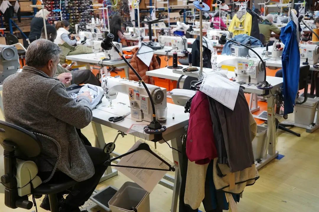 塑料仓储箱与工业托盘承重性能对比测试分析